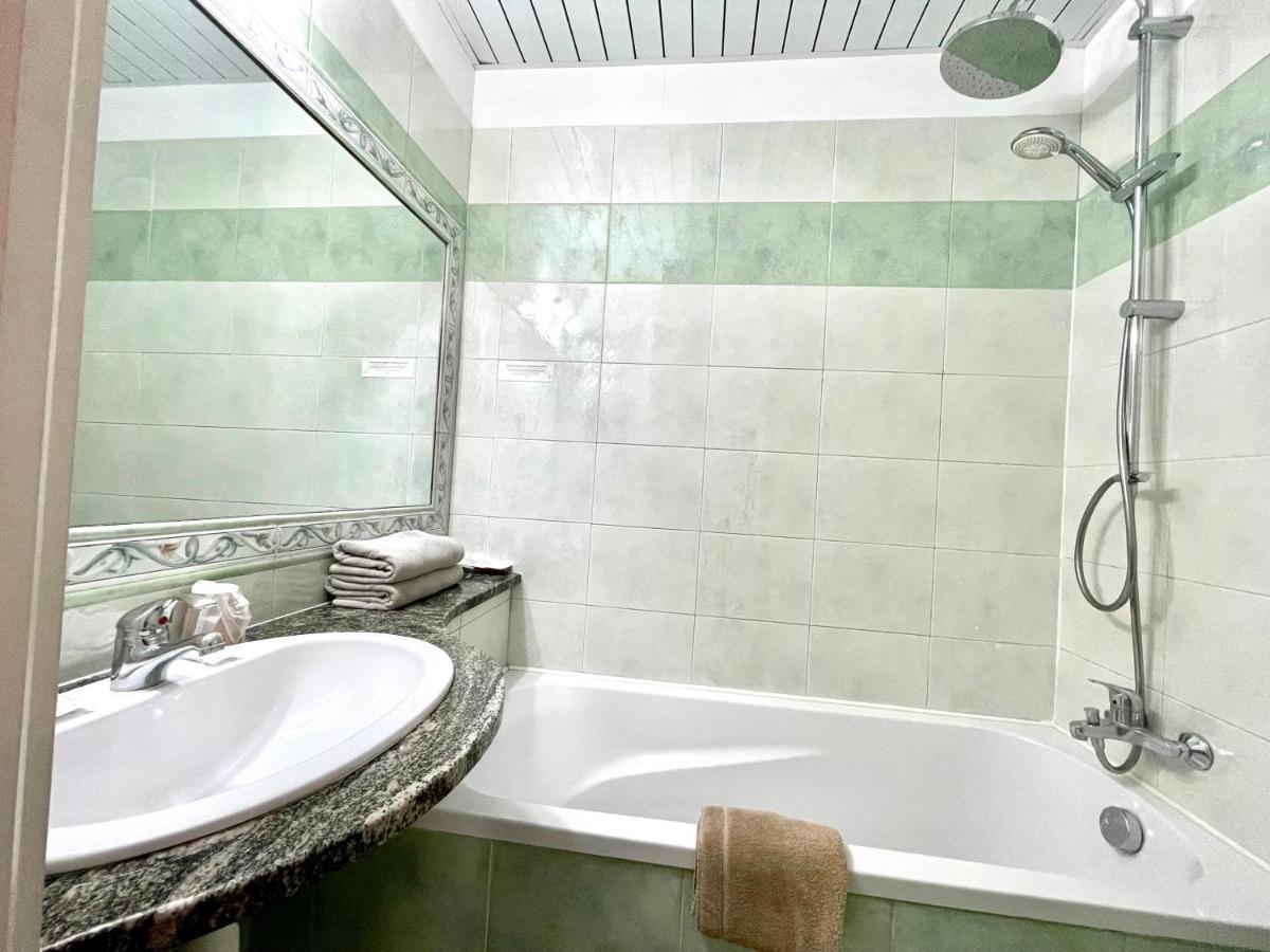 Le Mirval Hotel La Brigue Ngoại thất bức ảnh